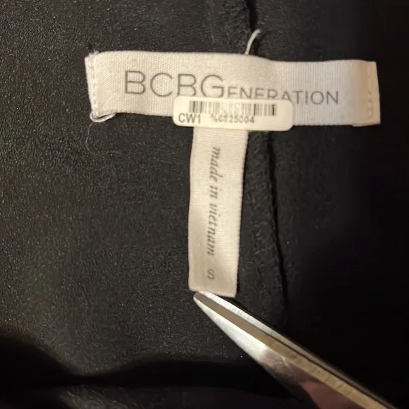 BCBG shift dress, black with pink florals, sz small - Picture 6 of 9